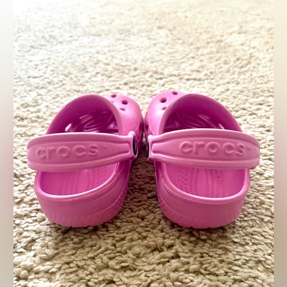 🩷 PINK Crocs Size - Toddler 2-3 - Picture 2 of 4